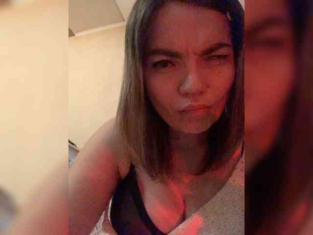 ElizavetaCream webcam