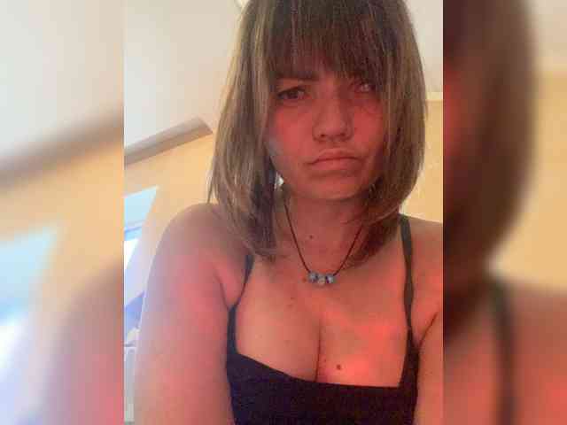 ElizavetaCream webcam