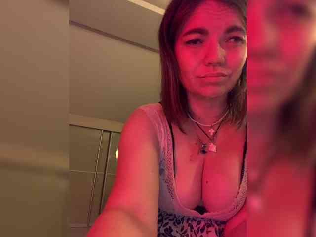 ElizavetaCream Live Webcam on BongaCams