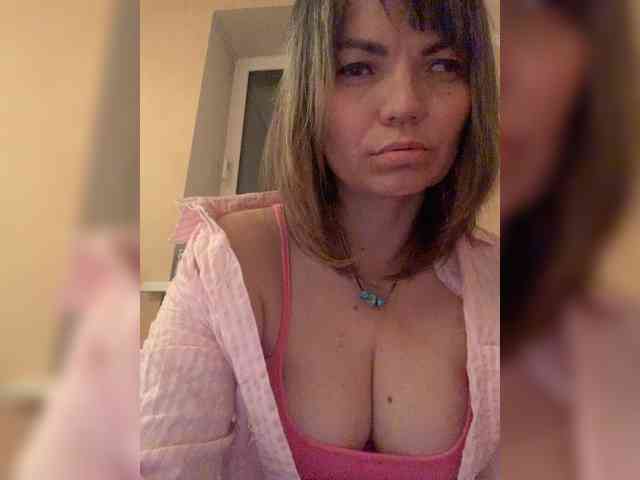 ElizavetaCream webcam