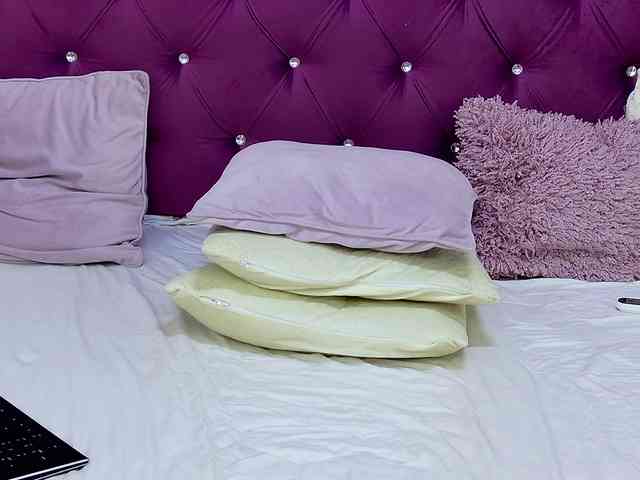 VictoriaBonie webcam