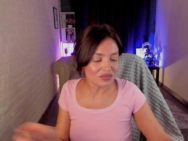 NailaWhisper's BongaCams show and profile