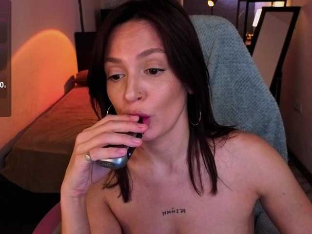 NailaWhisper's BongaCams show and profile