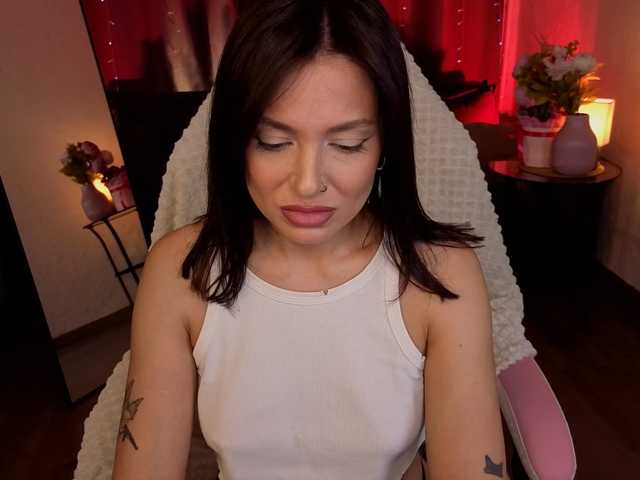 NailaWhisper's BongaCams show and profile