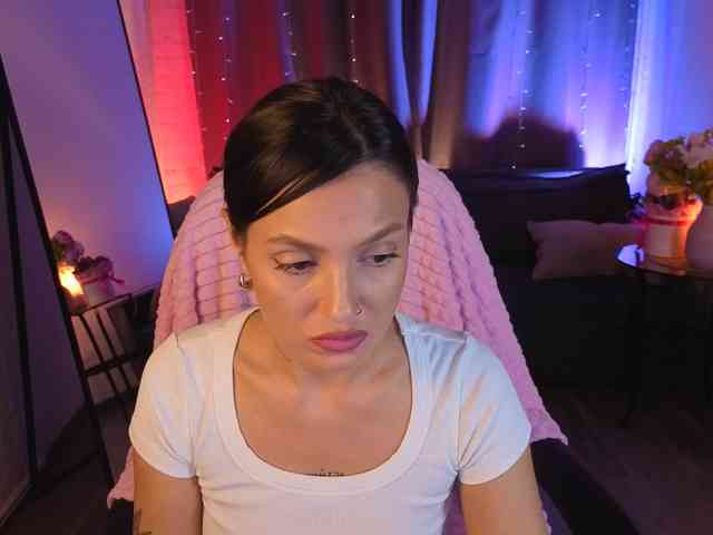 NailaWhisper NailaWhisper