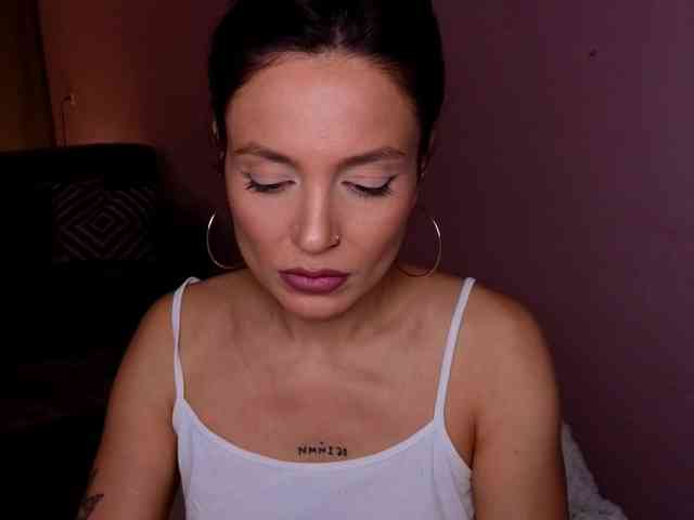 NailaWhisper NailaWhisper