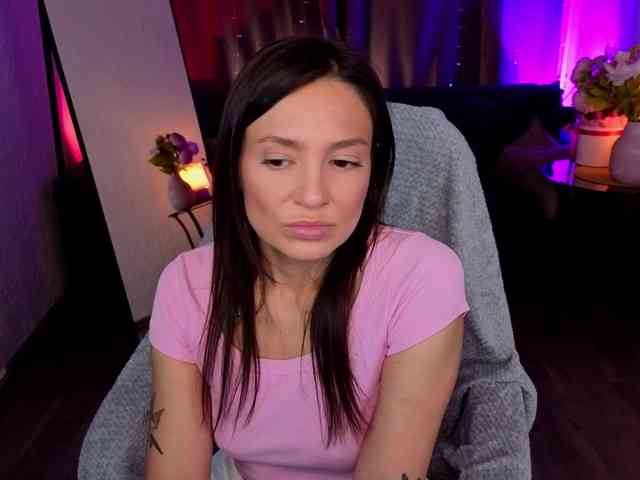 NailaWhisper NailaWhisper