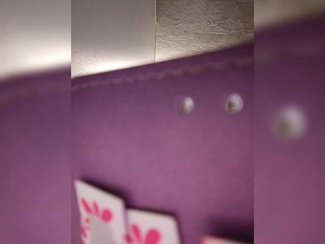 Annanas — Hi, I'm AnnanasikCheck out the menu.There's Lovense control and random vibration.Shall we get naughty at the shopping center?