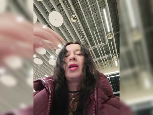 go to chat with Annanas