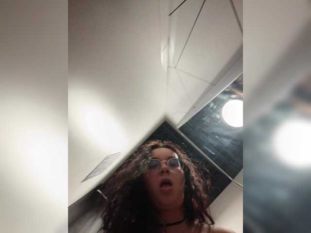 Annanas's BongaCams show and profile