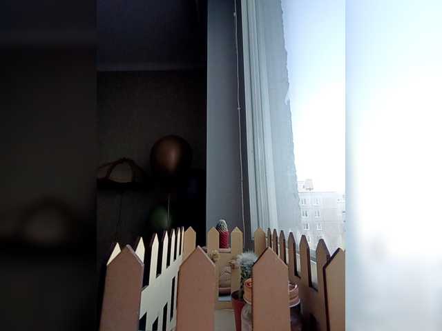 Annanas — Hi, I'm AnnanasikCheck out the menu.There's Lovense control and random vibration.Shall we get naughty at the shopping center?