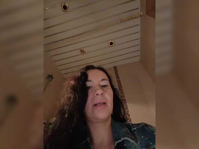 go to chat with Annanas