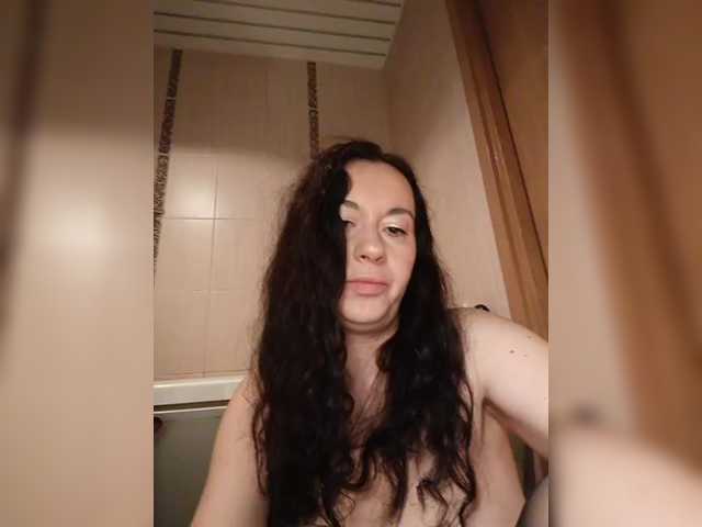 Annanas — Hi, I'm AnnanasikCheck out the menu.There's Lovense control and random vibration.Shall we get naughty at the shopping center?