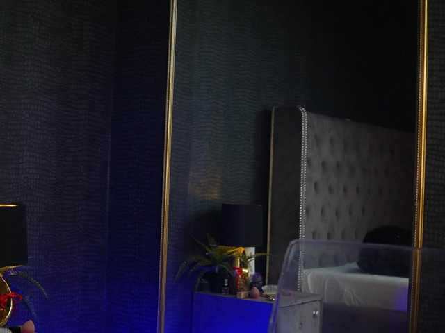 GiaEasyIce's BongaCams show and profile