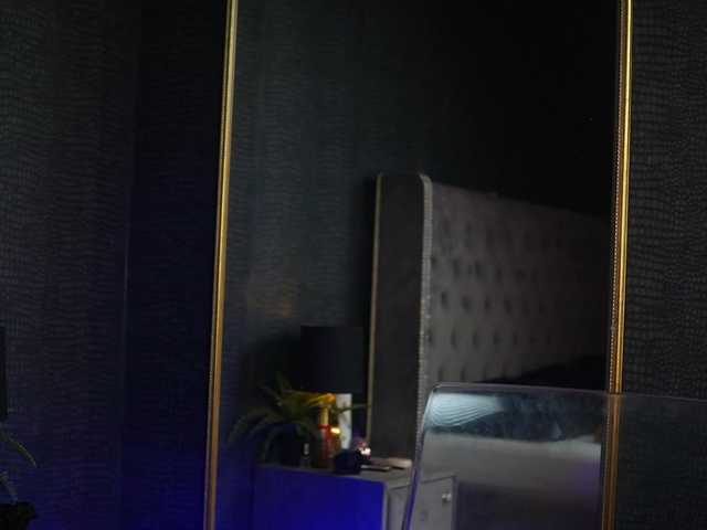 GiaEasyIce's BongaCams show and profile