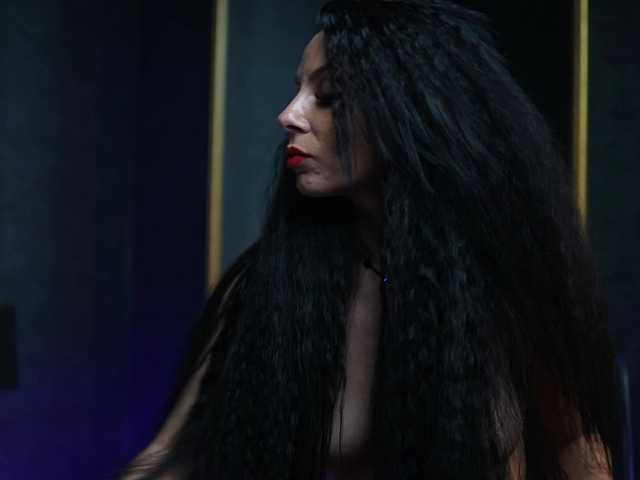 GiaEasyIce's BongaCams show and profile