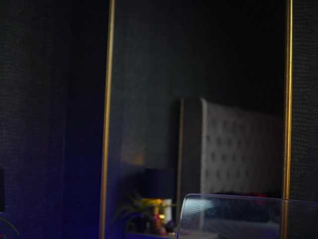 GiaEasyIce's BongaCams show and profile