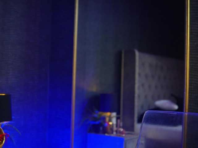 GiaEasyIce's BongaCams show and profile