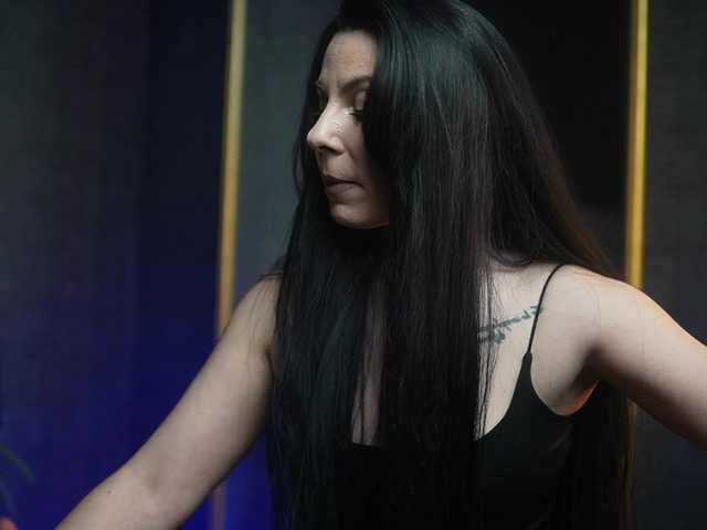 GiaEasyIce's BongaCams show and profile