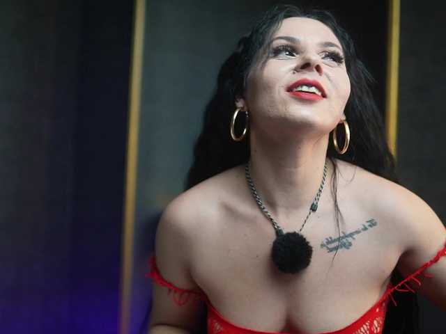 GiaEasyIce's BongaCams show and profile