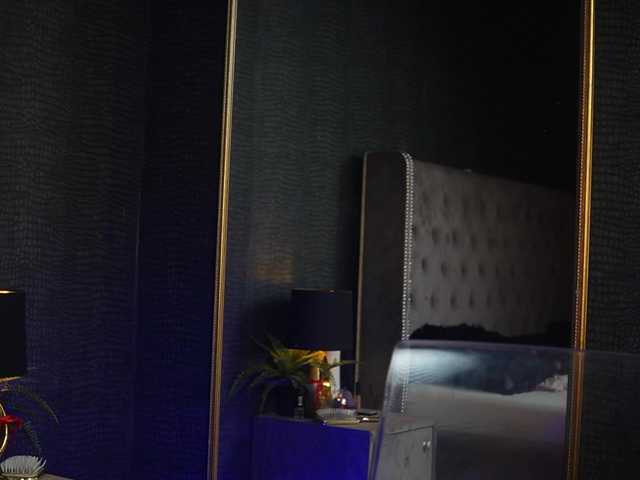 GiaEasyIce's BongaCams show and profile