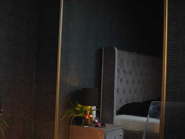 GiaEasyIce's BongaCams show and profile