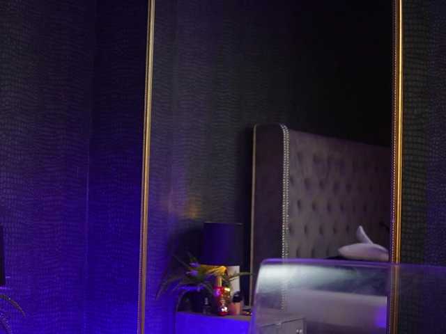 GiaEasyIce's BongaCams show and profile