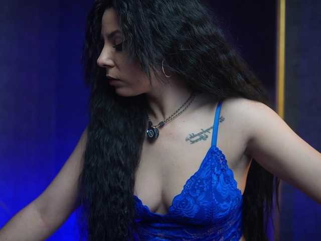 GiaEasyIce live cam profile