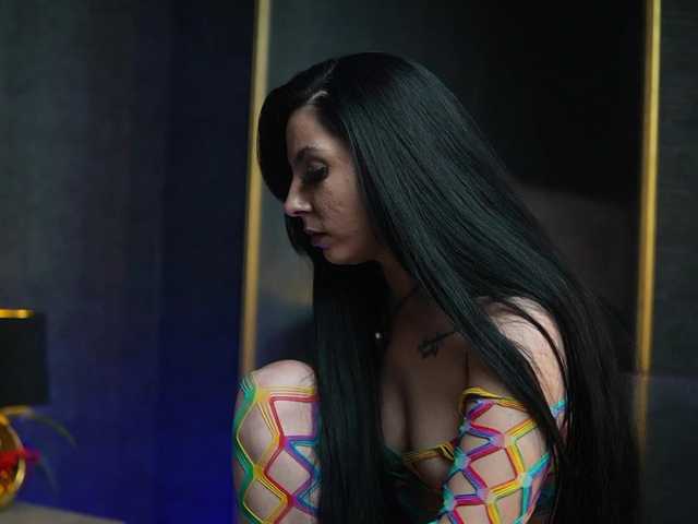 GiaEasyIce's BongaCams show and profile