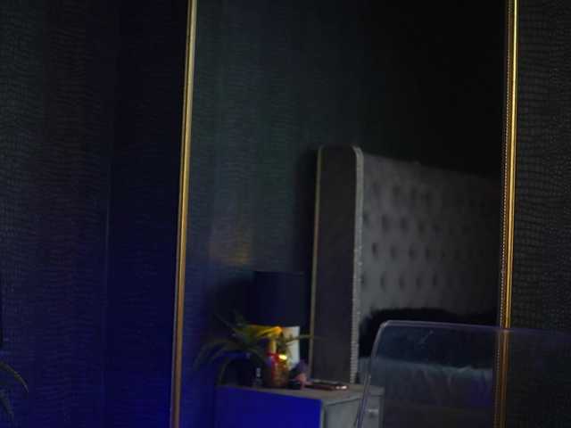 GiaEasyIce's BongaCams show and profile