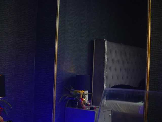 GiaEasyIce's BongaCams show and profile