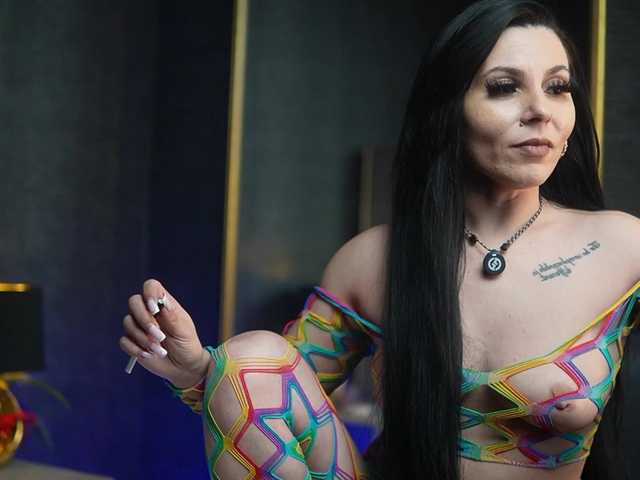 GiaEasyIce's BongaCams show and profile