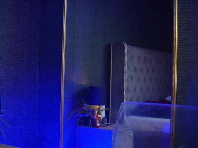 GiaEasyIce's BongaCams show and profile