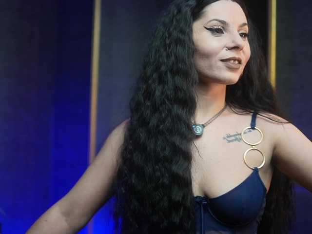 GiaEasyIce's BongaCams show and profile