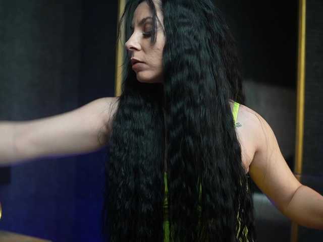 GiaEasyIce's BongaCams show and profile