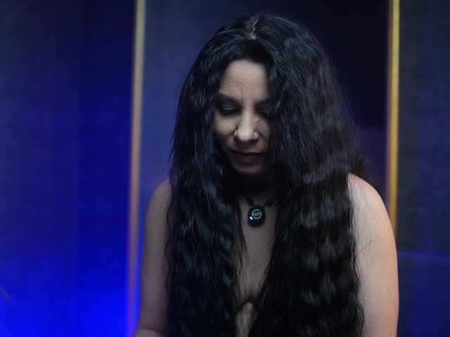 GiaEasyIce's BongaCams show and profile