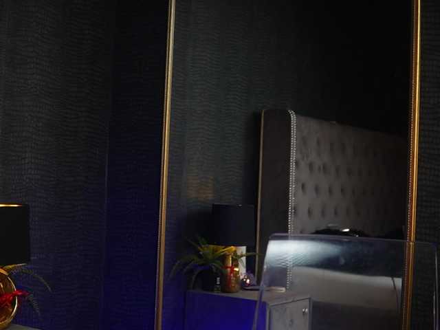 GiaEasyIce's BongaCams show and profile