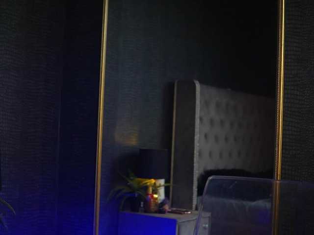 GiaEasyIce's BongaCams show and profile