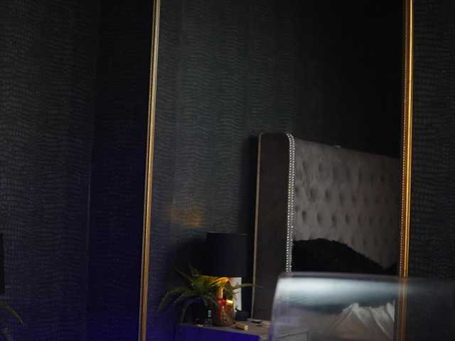 GiaEasyIce's BongaCams show and profile