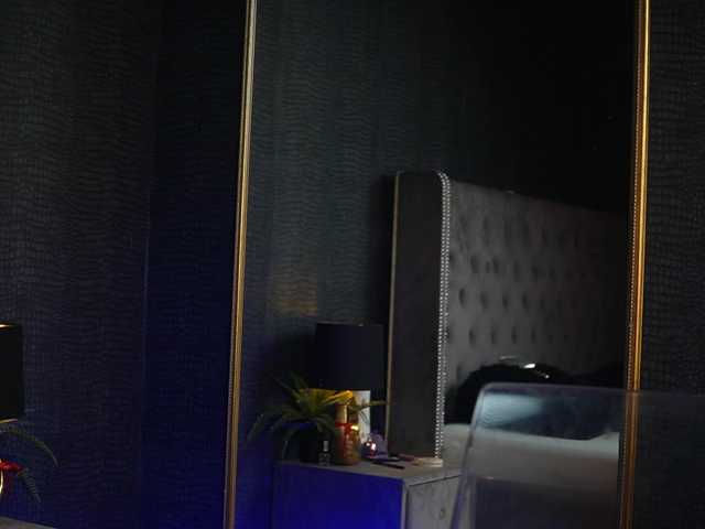 GiaEasyIce's BongaCams show and profile