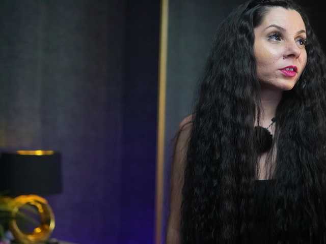 GiaEasyIce's BongaCams show and profile