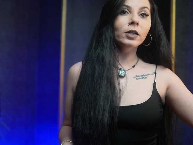 GiaEasyIce's BongaCams show and profile