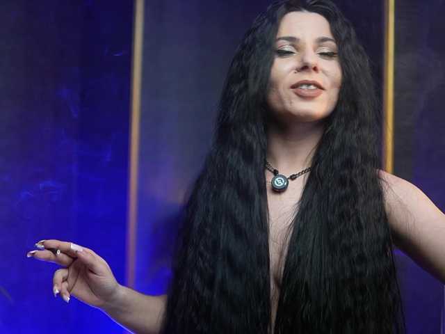 GiaEasyIce's BongaCams show and profile