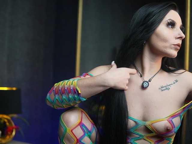 GiaEasyIce's BongaCams show and profile