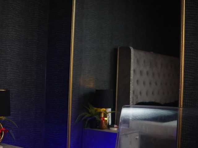 GiaEasyIce's BongaCams show and profile