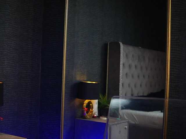 GiaEasyIce's BongaCams show and profile