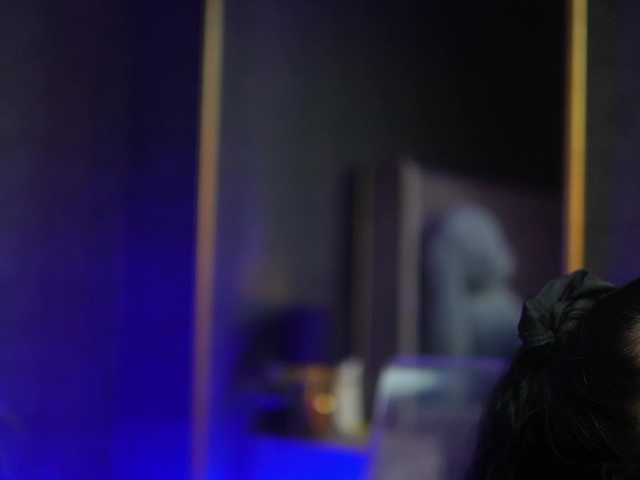 GiaEasyIce's BongaCams show and profile