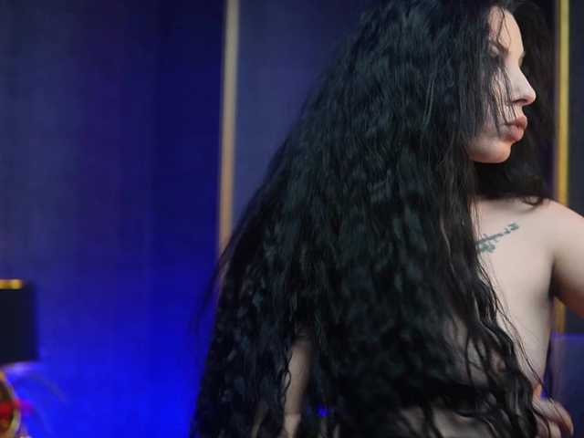 GiaEasyIce's BongaCams show and profile