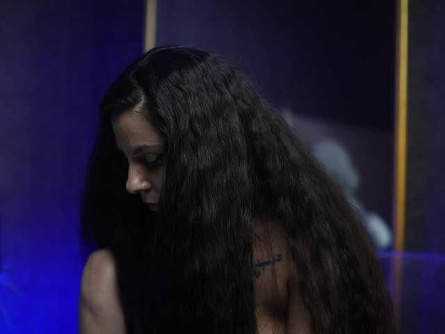 GiaEasyIce's BongaCams show and profile