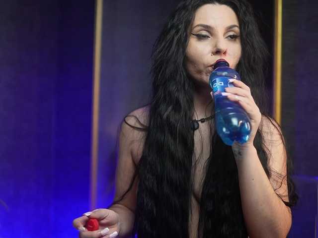 GiaEasyIce's BongaCams show and profile